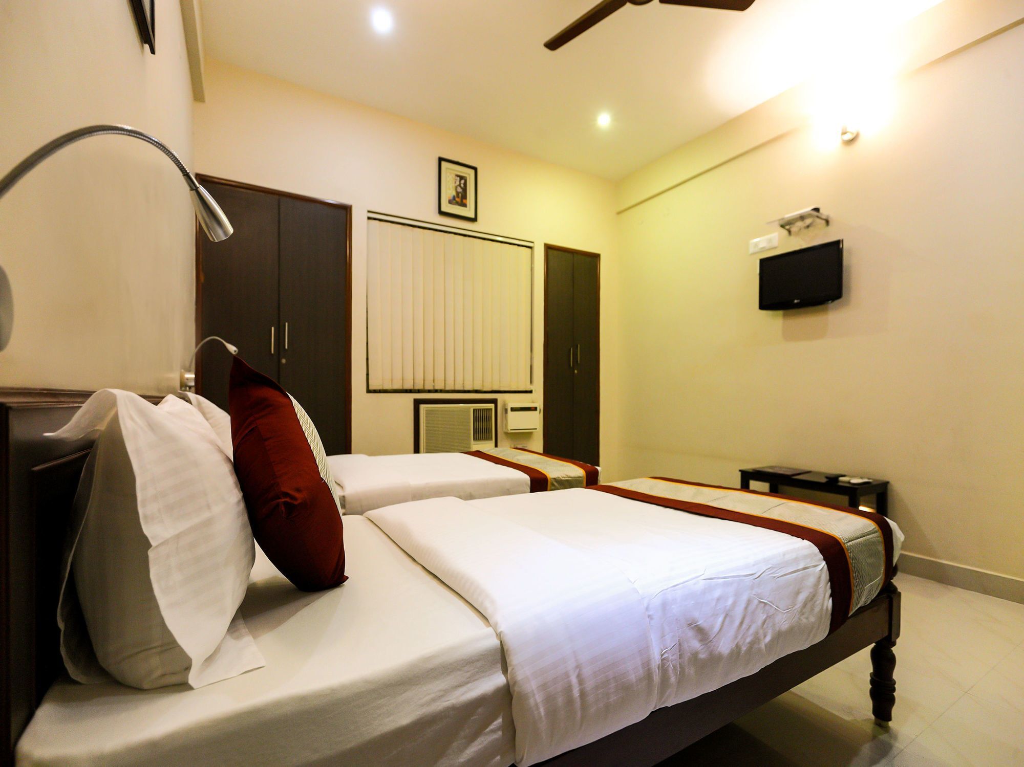 Oyo Flagship 12665 Chrompet Hotel Madras Buitenkant foto